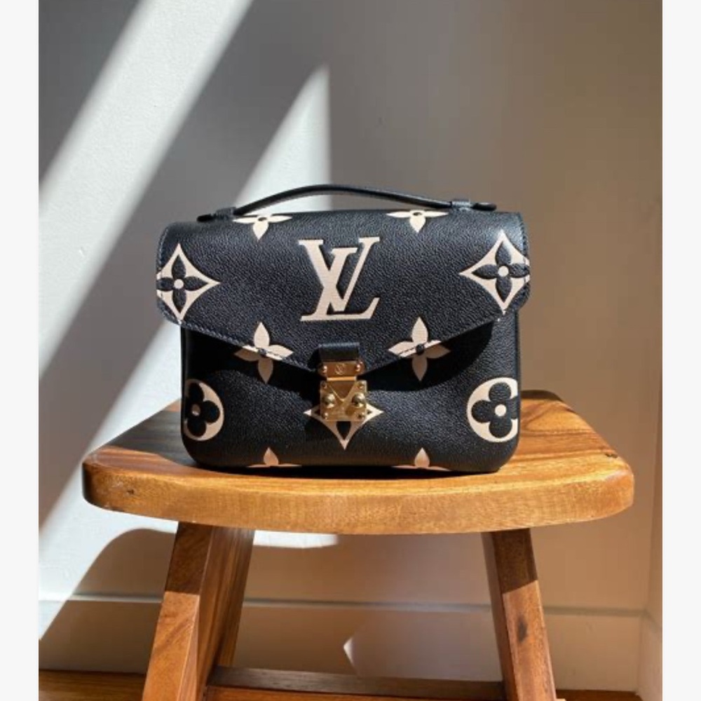 Louis Vuitton Black and Cream Floral Satchel Métis’s pochet